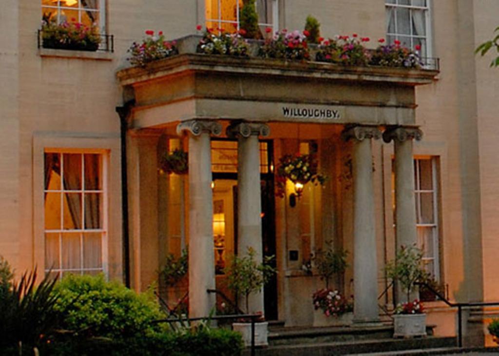 Willoughby House Hotel & Apartments Cheltenham Buitenkant foto